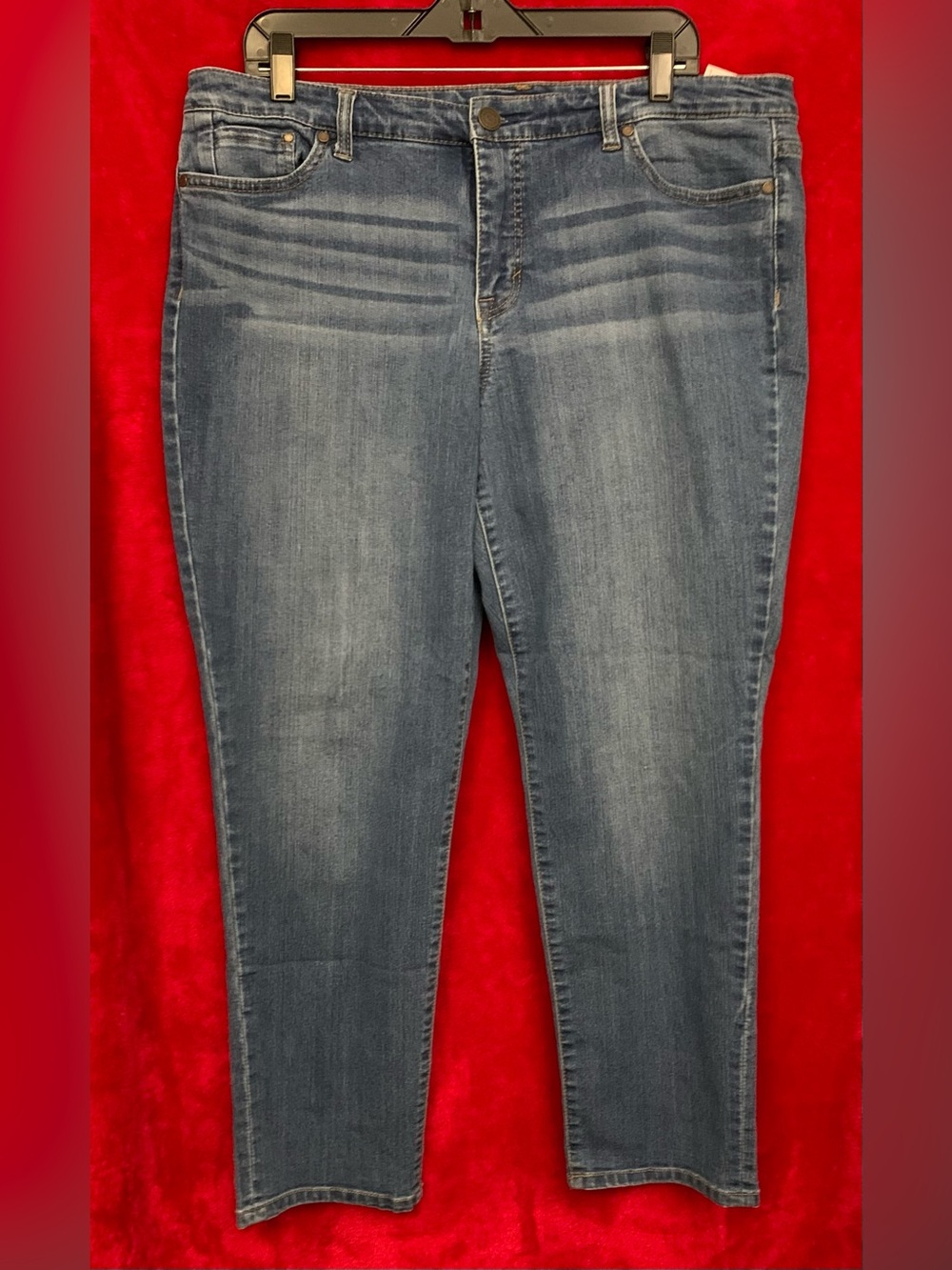 Bandolino- Karyn Boyfriend Jeans- Straight leg